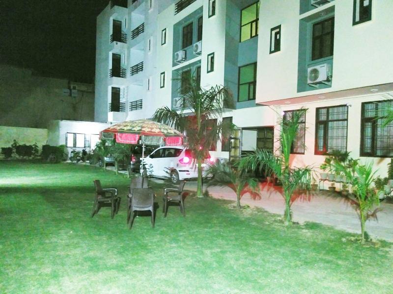 Hotel Olive & Blue - Govt Approved Hotel Near Delhi Airport Ню Делхи Екстериор снимка