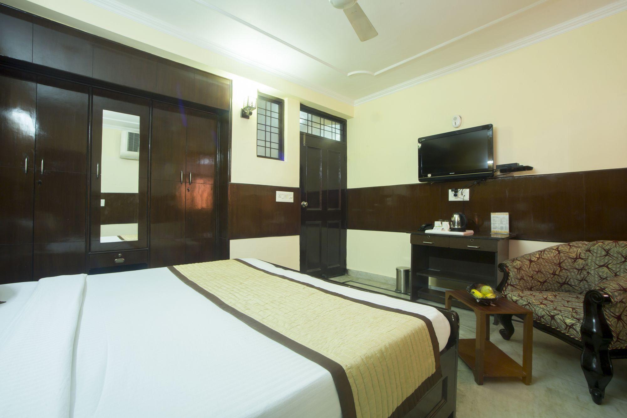 Hotel Olive & Blue - Govt Approved Hotel Near Delhi Airport Ню Делхи Екстериор снимка
